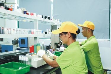 Ningbo Yolanda Spray Co., Ltd. manufacturer production line